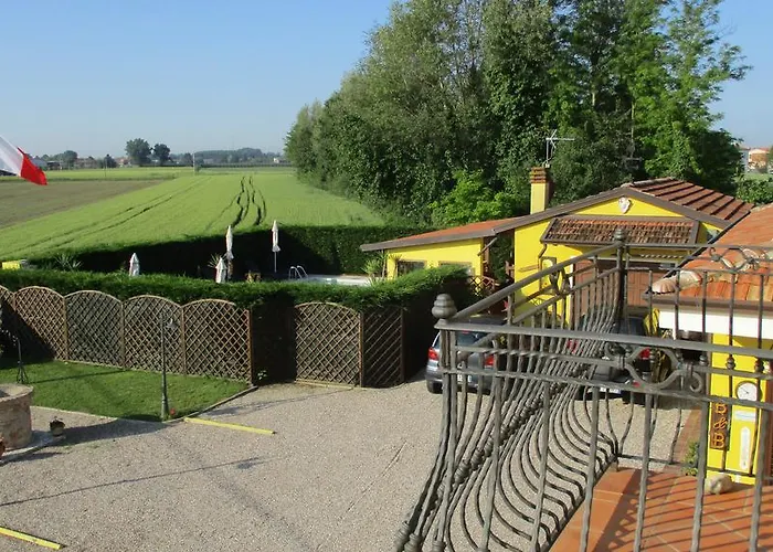 Bed & Breakfast La Corte Ferrara